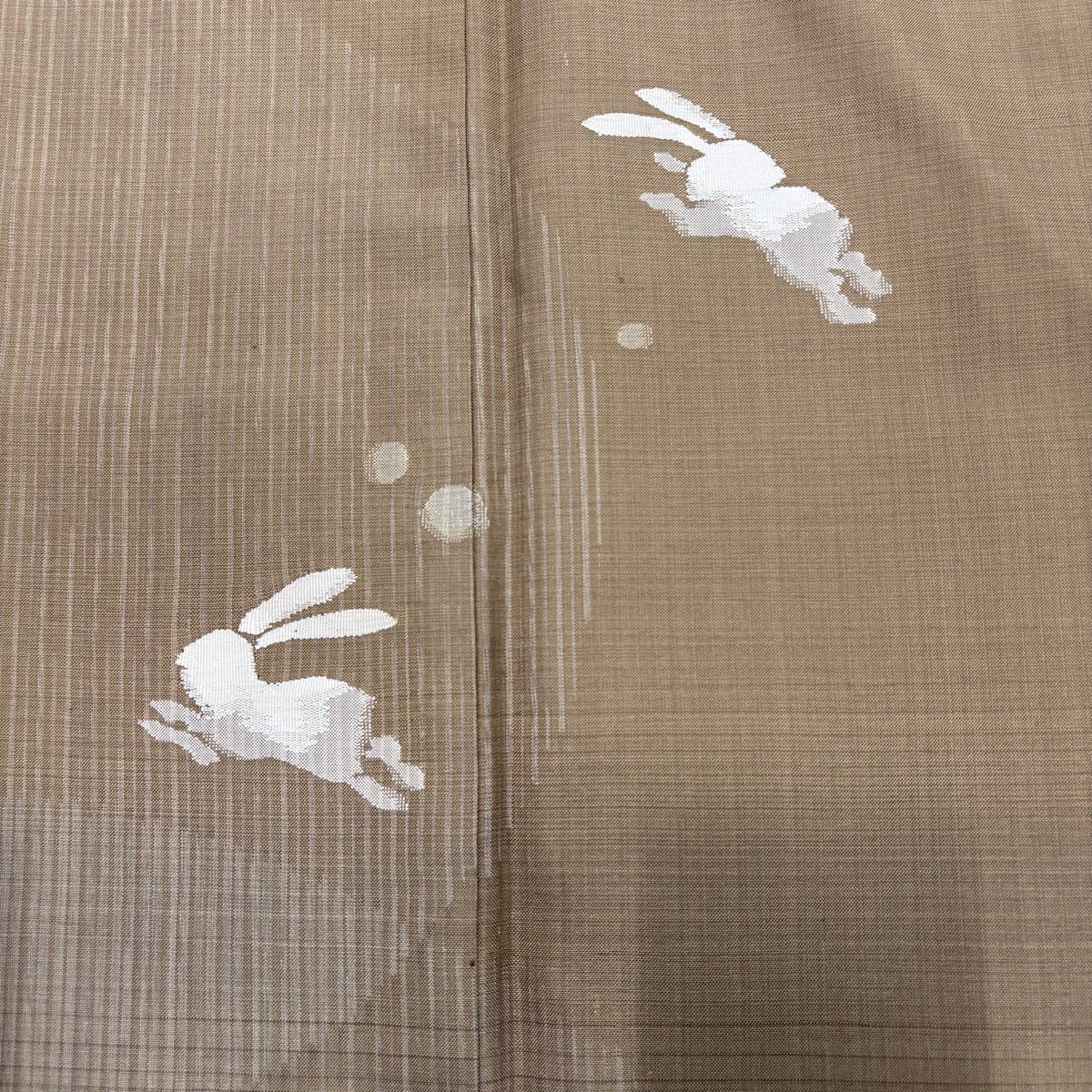 美品】 付下げ 身丈161cm 裄丈64cm M 袷 紬地 落款あり うさぎ 茶色