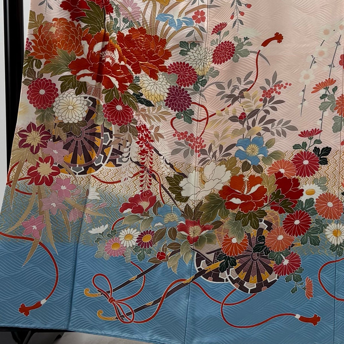 振袖 身丈162.5cm 裄丈65.5cm M 袷 花車 牡丹 金糸 金彩 水色 正絹 秀