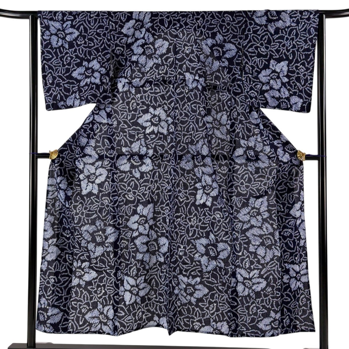 浴衣 身丈157.5cm 裄丈68.5cm 綿 美品 名品 【中古】 浴衣 身丈157.5cm 裄丈68.5cm L 絞り浴衣 草花 紺色 綿 名品｜中古