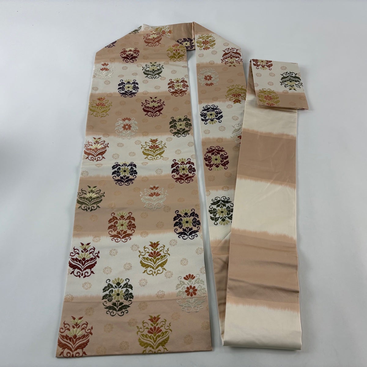 名古屋帯 秀品 草花 箔 ピンクベージュ 正絹｜中古・古着・リサイクル