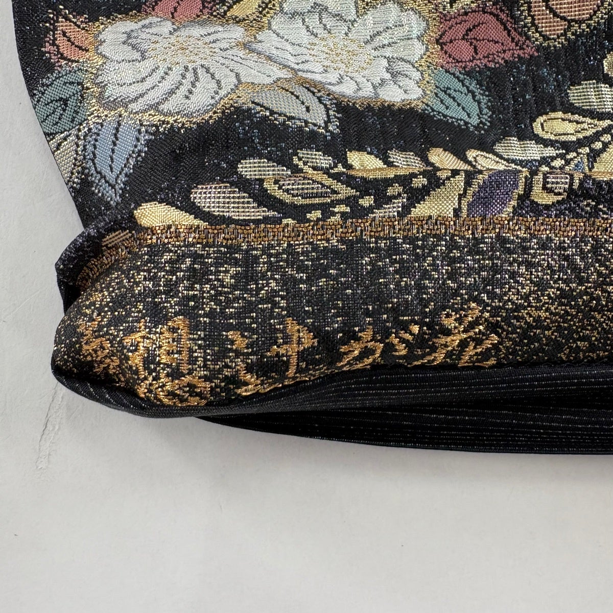 箔が美しい柔らかく優しいお色の辻が花　正絹六通袋帯 美品】 袋帯 秀品 夢想辻が花 箔 金糸 黒 六通 正絹｜中古・古着
