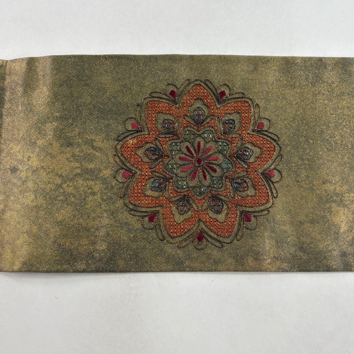 名古屋帯 秀品 華文 刺繍 金糸 金色 正絹｜中古・古着・リサイクル着物