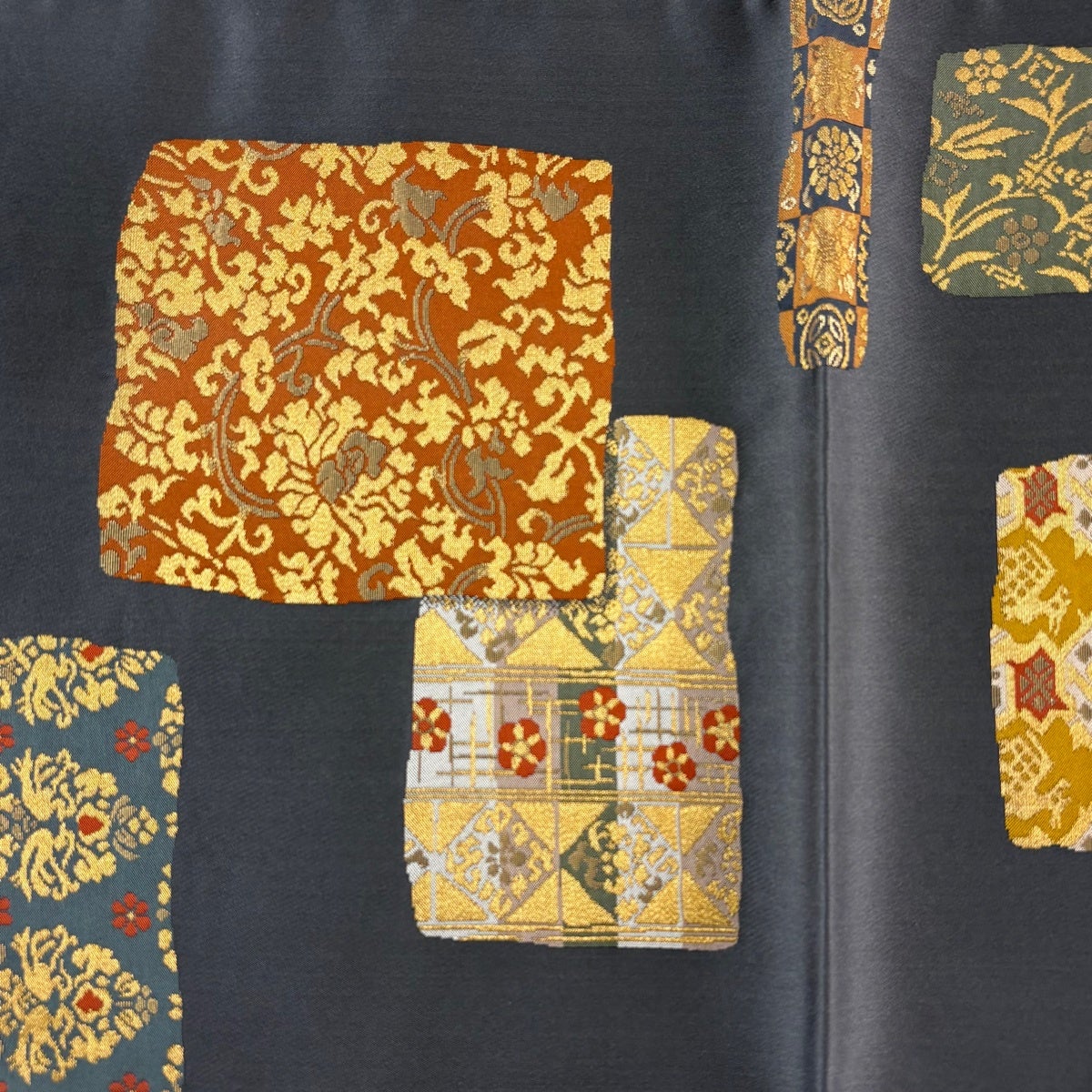 美品】 袋帯 秀品 祥園 落款あり 花唐草 名物裂文様 金糸 箔 灰色 六通