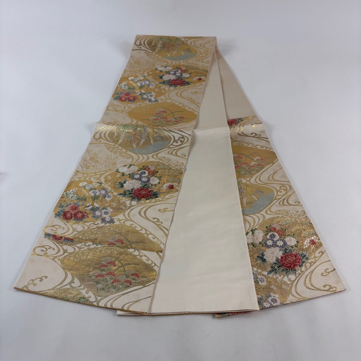 美品】 袋帯 秀品 関西仕立て 草花 流水 金銀糸 箔 クリーム 六通 正絹