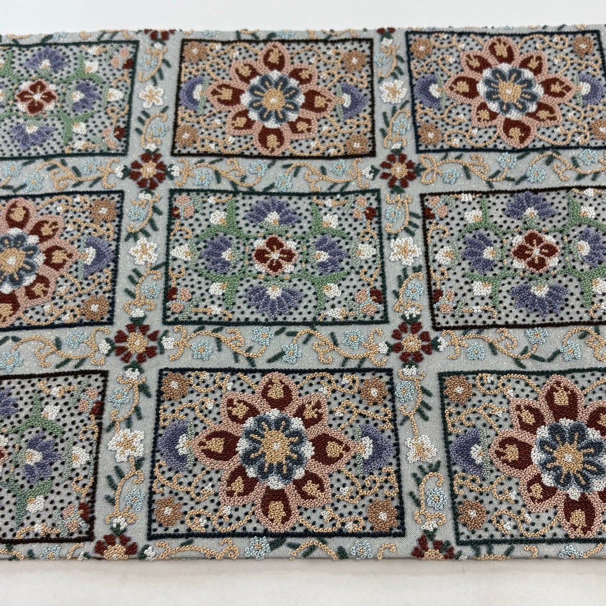 美品】 袋帯 逸品 華文 色紙 相良刺繍 箔 灰色 六通 正絹｜中古・古着