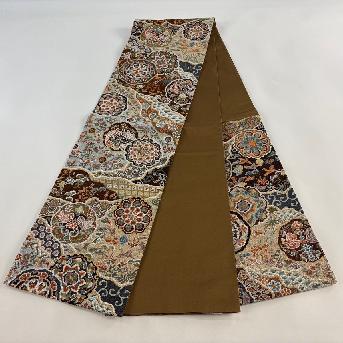 美品】 袋帯 逸品 華文 花鳥 相良刺繍 金糸 茶色 六通 正絹｜中古