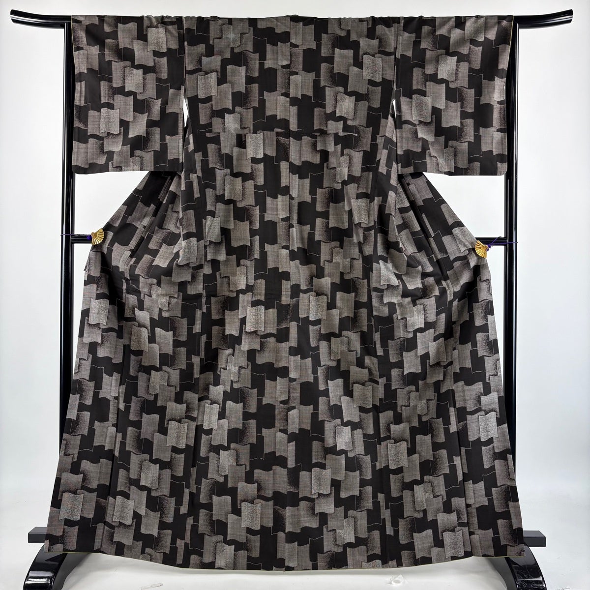 美品】 紬 身丈165.5cm 裄丈65cm M 袷 名古屋帯セット 瓦 幾何学模様
