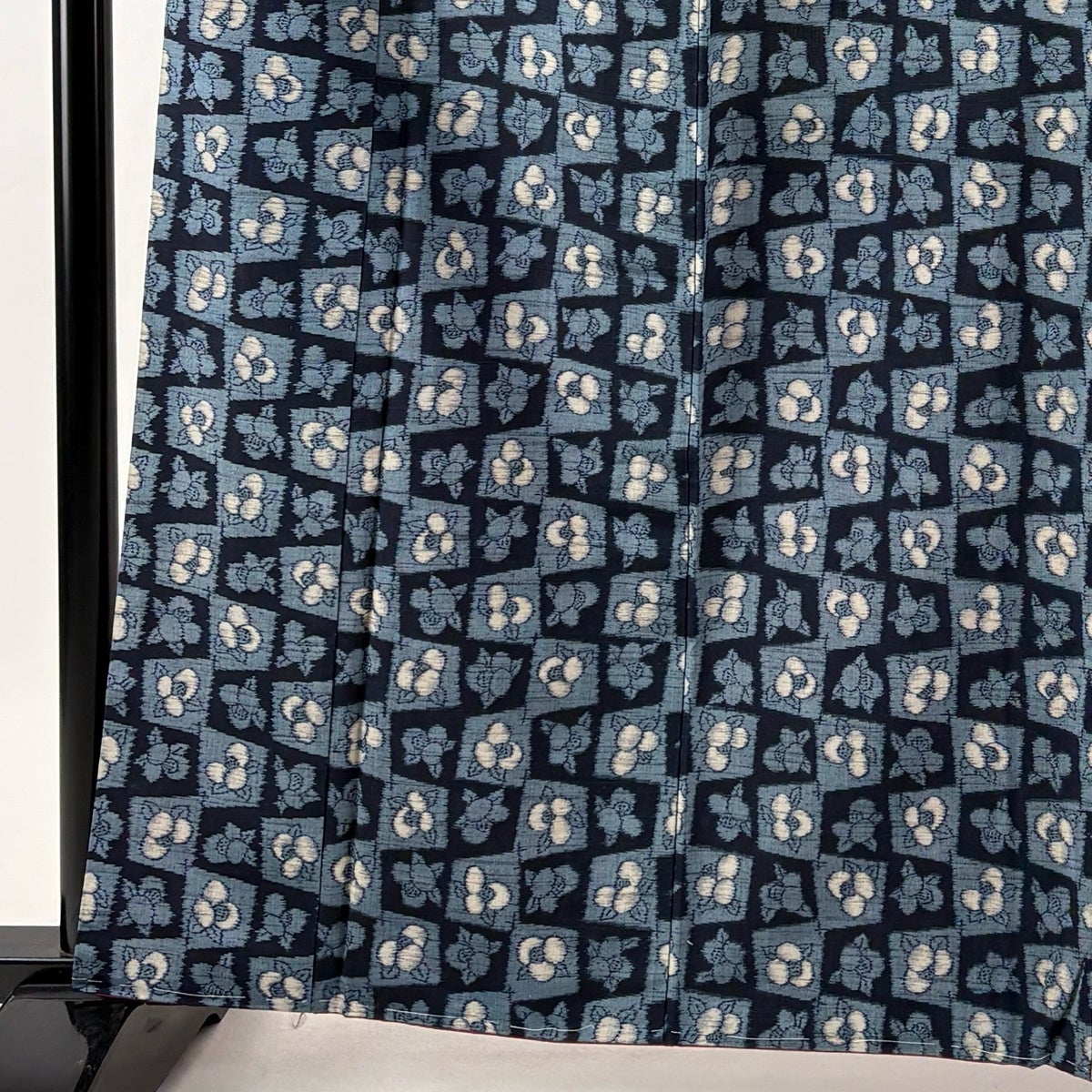 美品】 紬 身丈162cm 裄丈63cm S 袷 椿 紺色 正絹 優品｜中古・古着