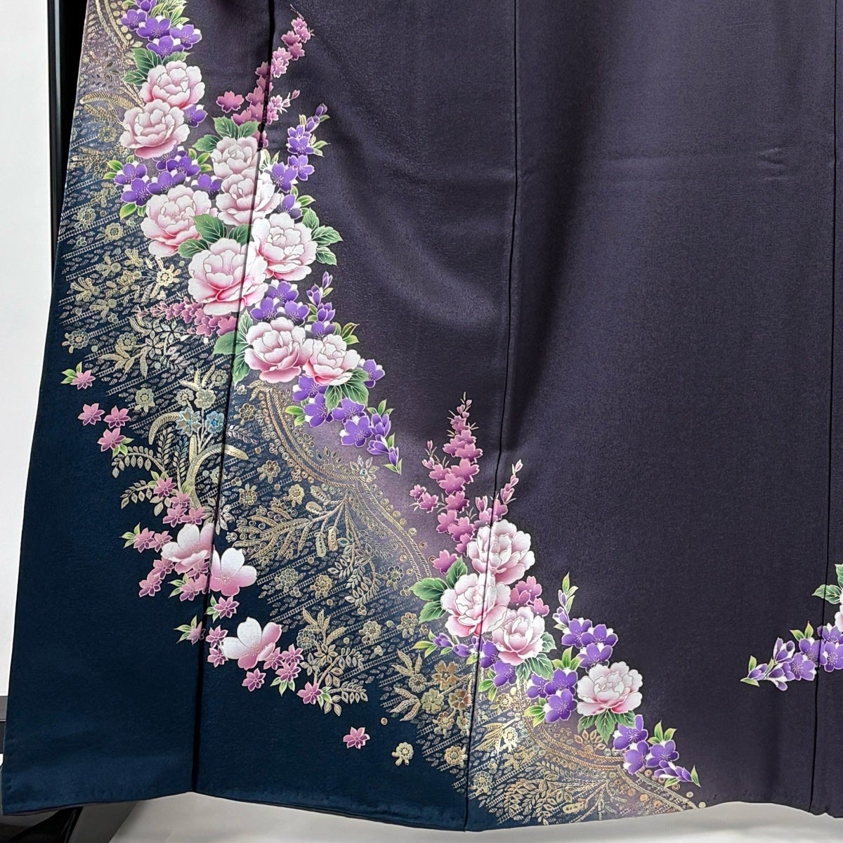 振袖 身丈166.5cm 裄丈67cm M 袷 薔薇 桜 金彩 ぼかし 灰紫 正絹 秀品