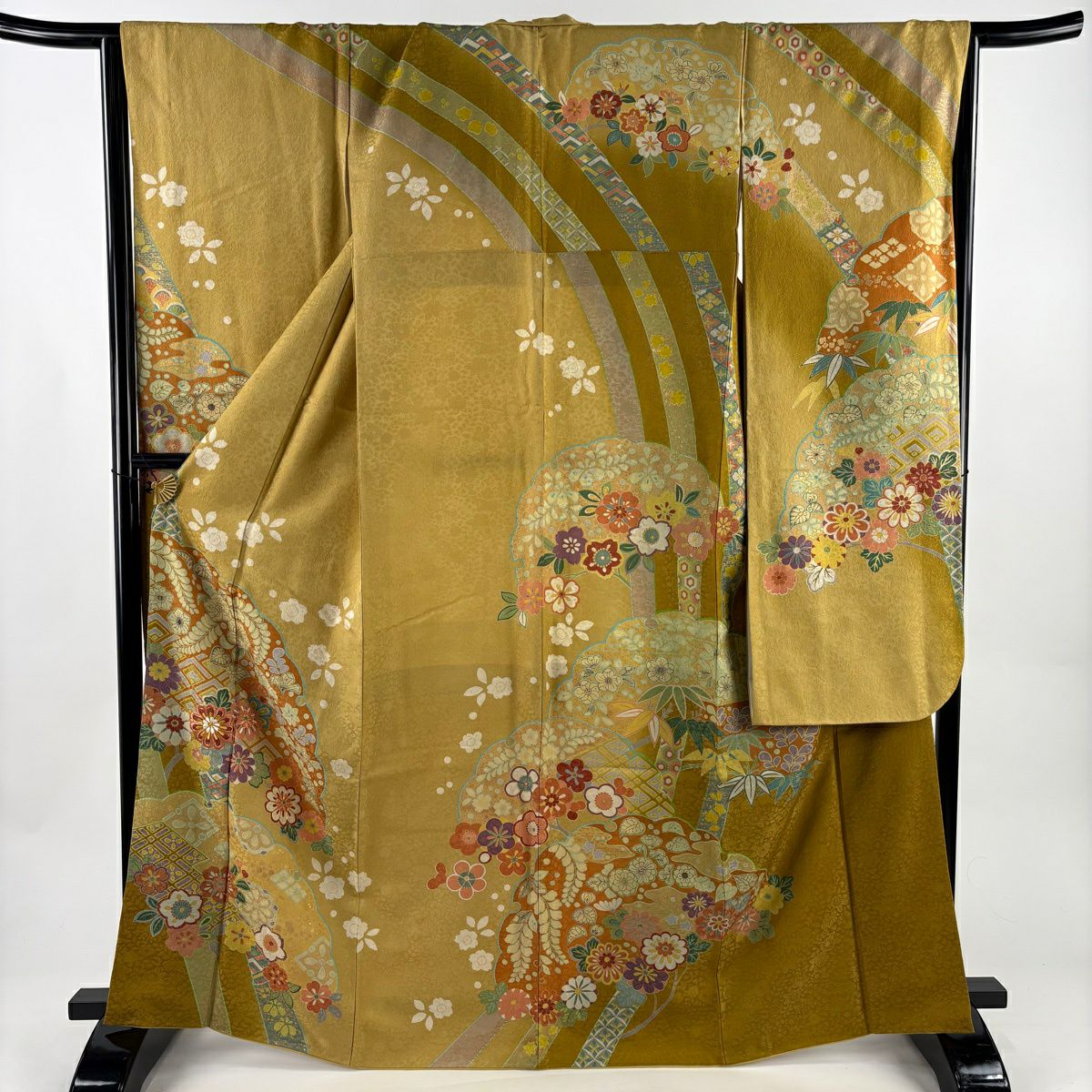 在庫一掃】 振袖 身丈166cm 裄丈66.5cm M 袷 雪輪 菊 金通し 刺繍 黄土