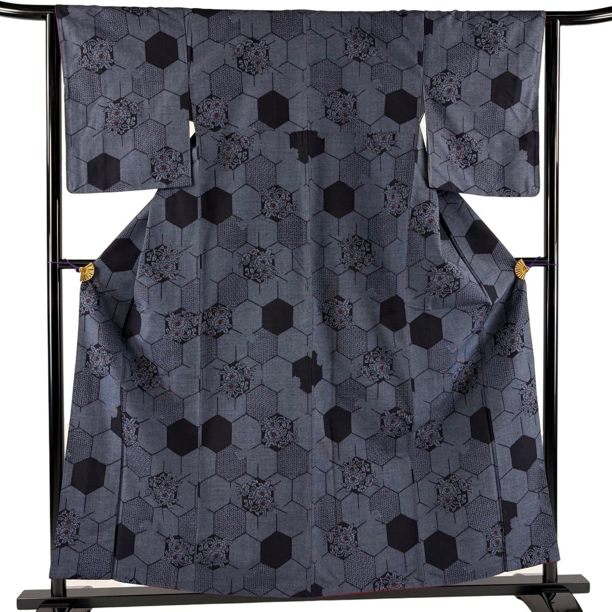 美品】 紬 身丈157cm 裄丈64cm M 袷 バチ衿 草花 亀甲 藍色 正絹 秀品