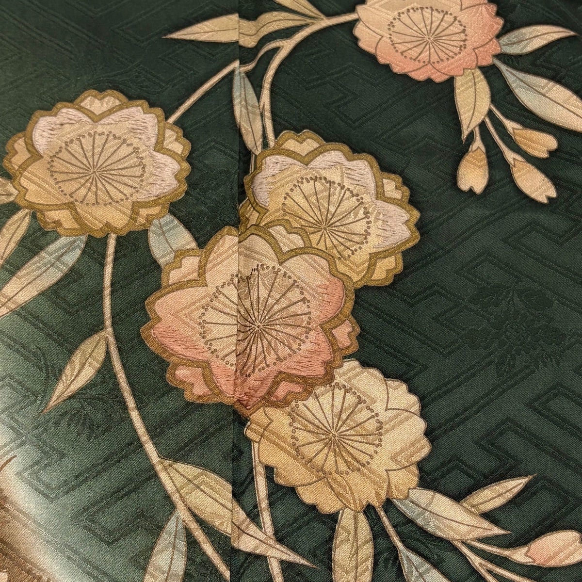 振袖 身丈161.5cm 裄丈66.5cm M 袷 桜 疋田 刺繍 染め分け 深緑 正絹