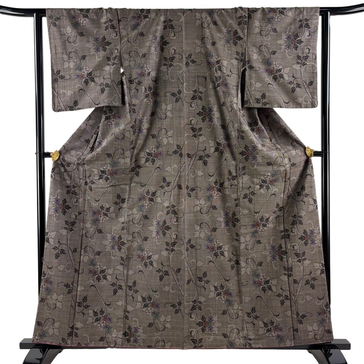 美品】 紬 身丈160cm 裄丈62.5cm S 袷 花唐草 焦茶色 正絹 秀品｜中古