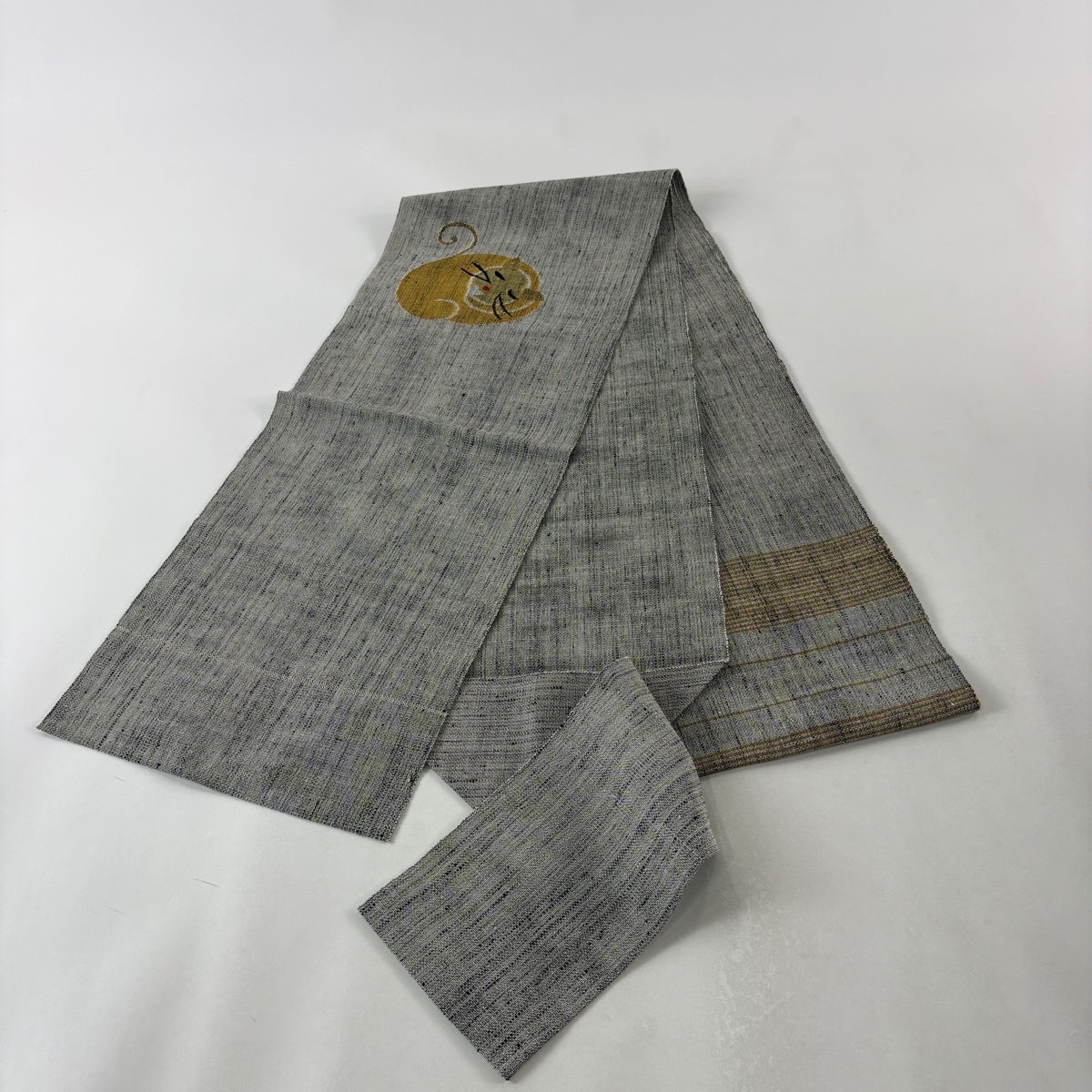 美品】 名古屋帯 名品 八寸名古屋帯 松葉仕立て 猫 箔 灰色 正絹｜中古