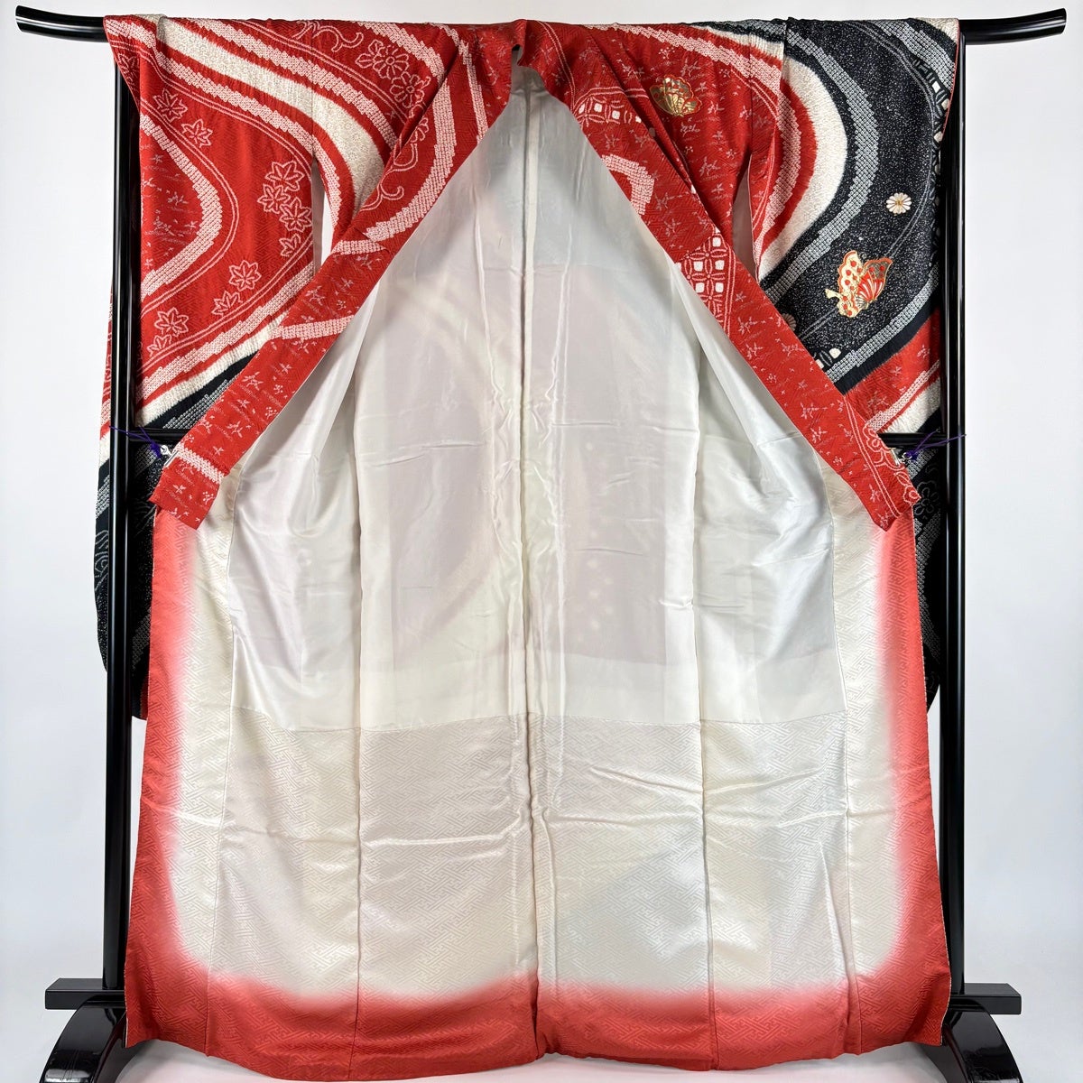 振袖 身丈167cm 裄丈68.5cm L 袷 蝶 菊 金糸 絞り 赤 正絹 秀品｜中古