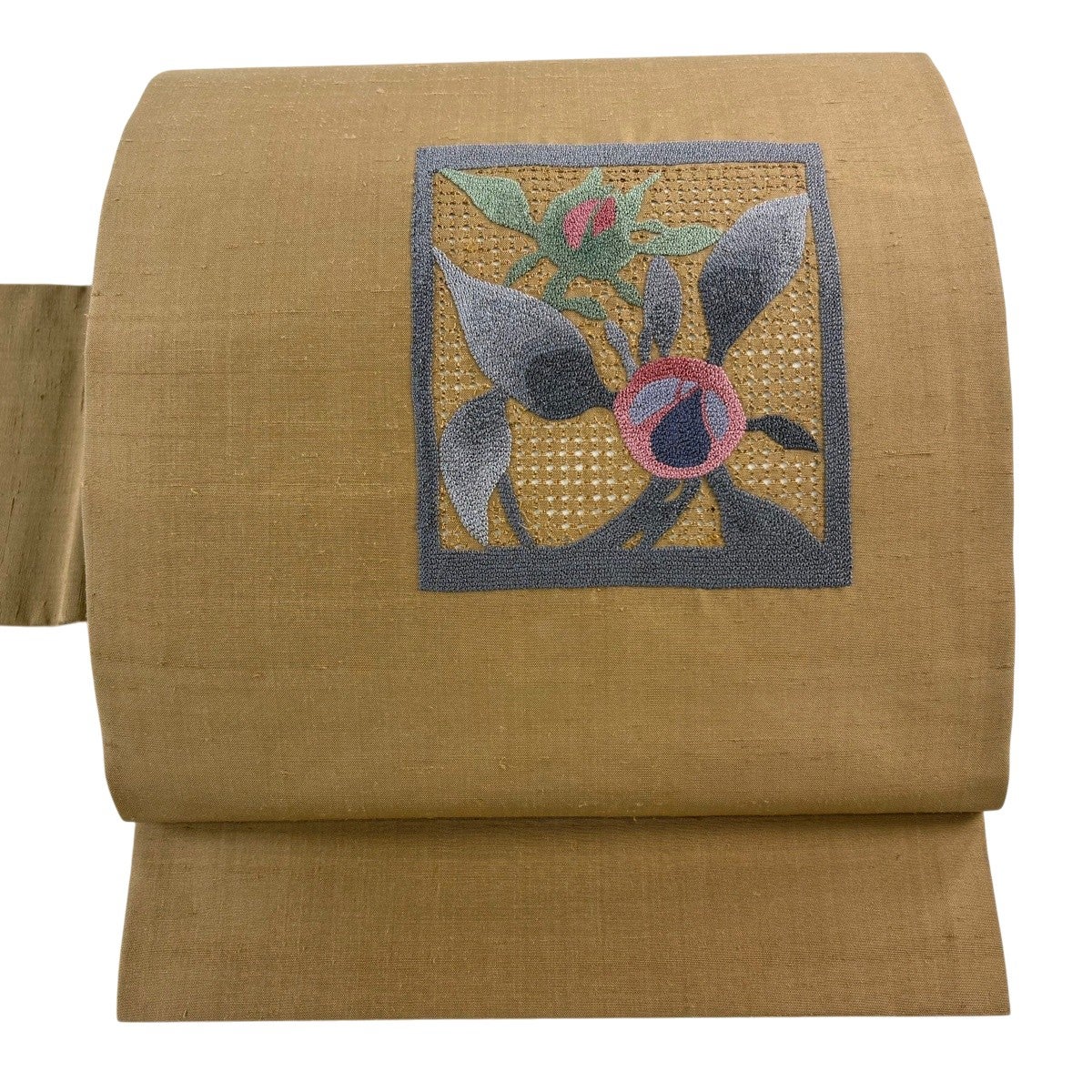 美品】 名古屋帯 秀品 紬地 草花 相良刺繍 汕頭刺繍 薄茶色 正絹｜中古