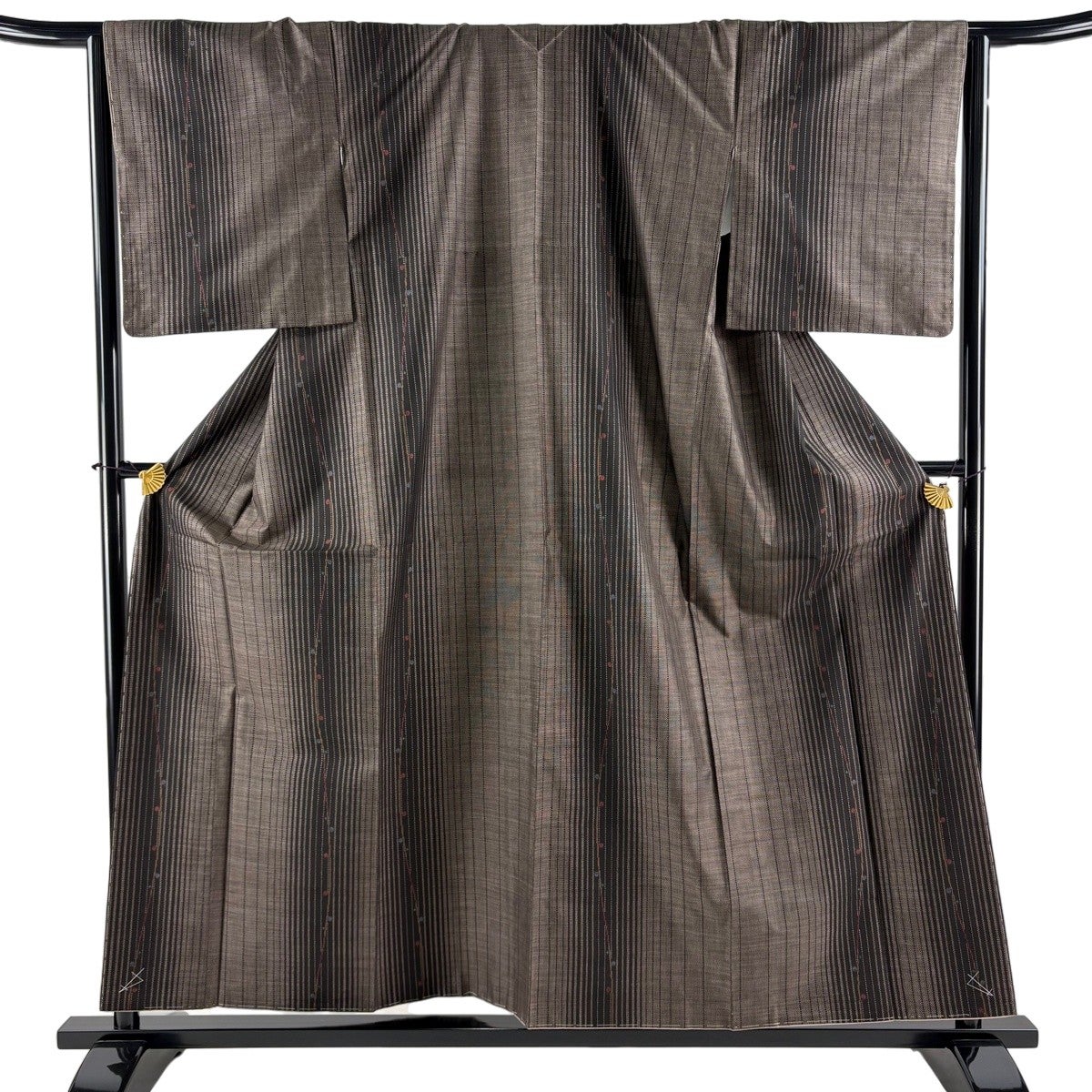 美品】 紬 身丈157.5cm 裄丈65cm M 袷 縞 幾何学 焦茶色 正絹 秀品