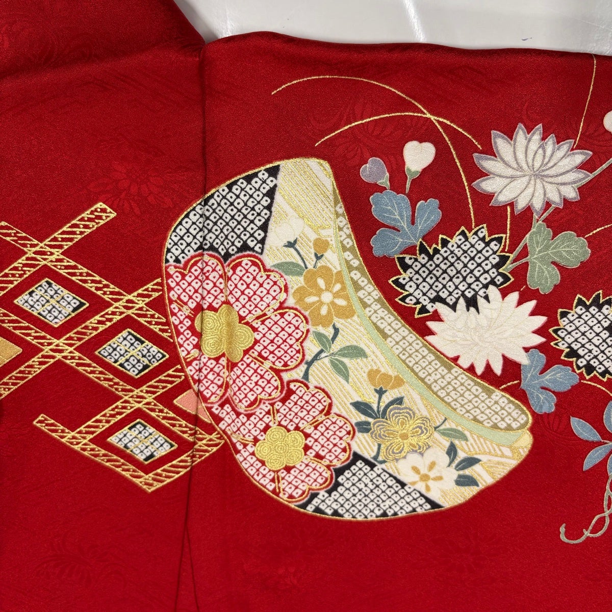 美品】 振袖 身丈171cm 裄丈69cm L 袷 誰ヶ袖 草花 金糸 絞り 赤 正絹