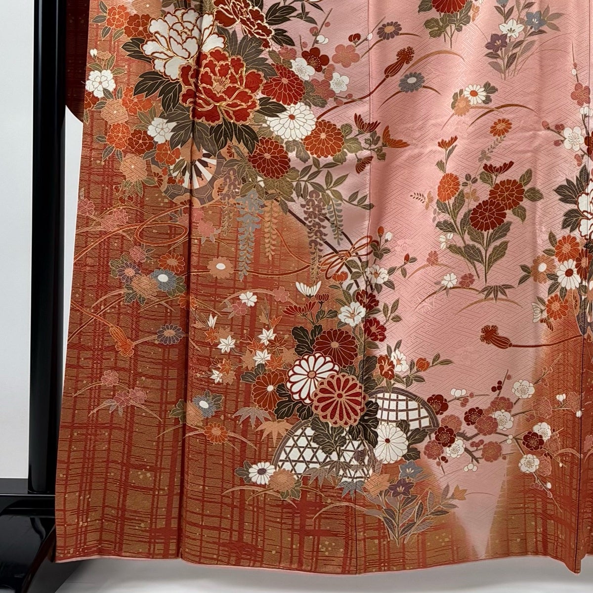 振袖 身丈165.5cm 裄丈67cm M 袷 花車 枝花 金糸 金彩 ピンク 正絹 秀