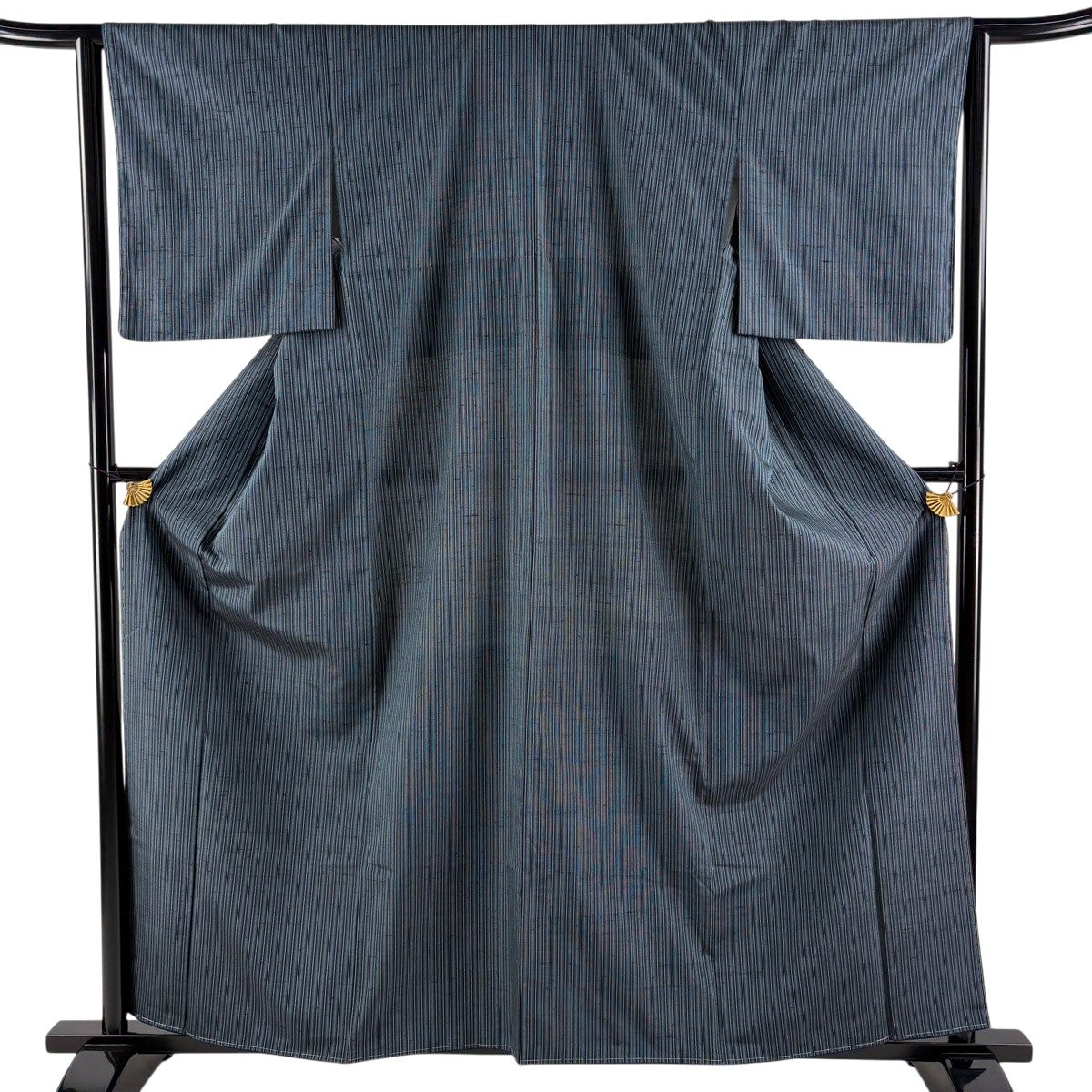 紬 身丈160cm 裄丈67cm M 袷 よろけ縞 青灰色 正絹 秀品｜中古・古着