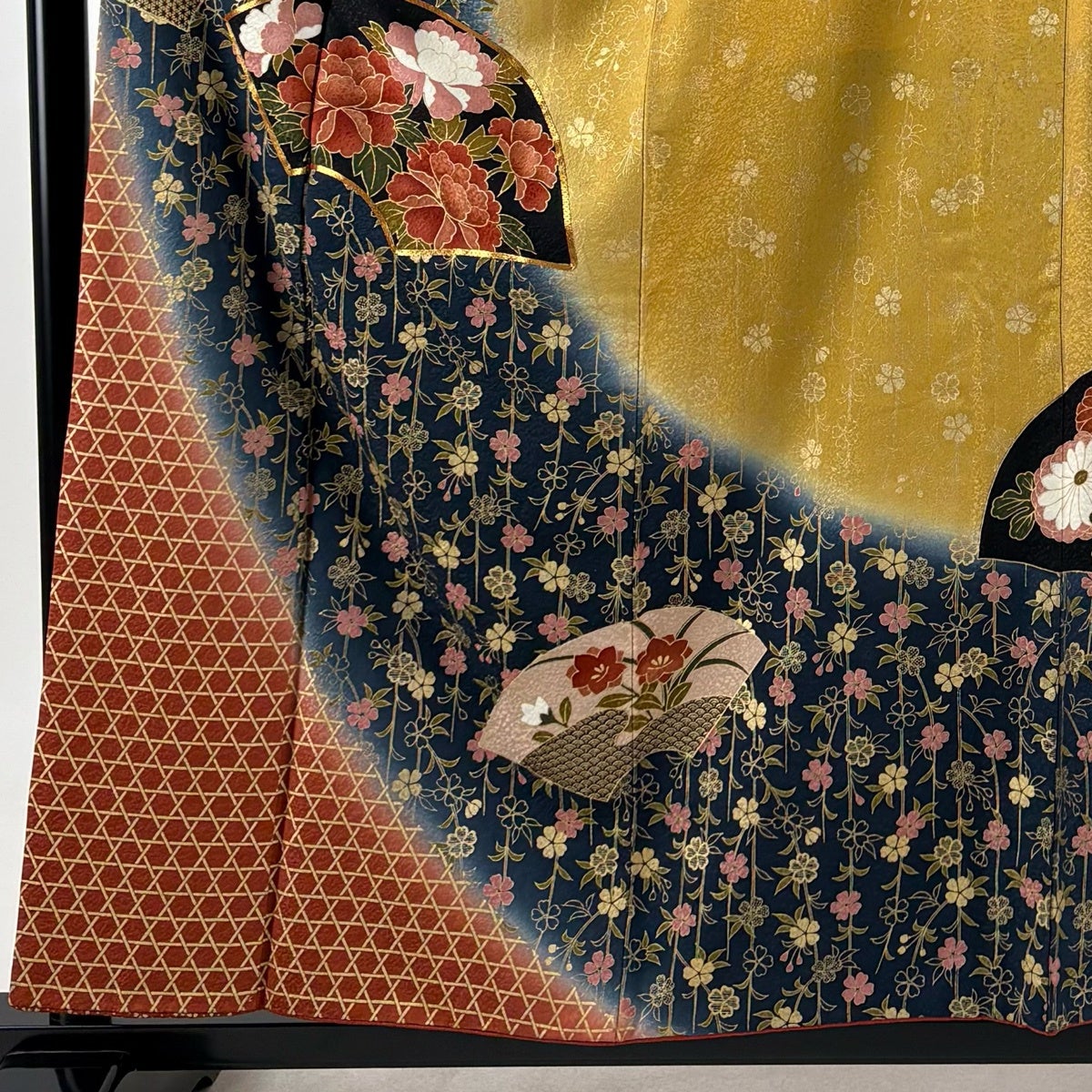 振袖 身丈158cm 裄丈66cm M 袷 扇面 草花 金糸 金彩 紺色 正絹 秀品