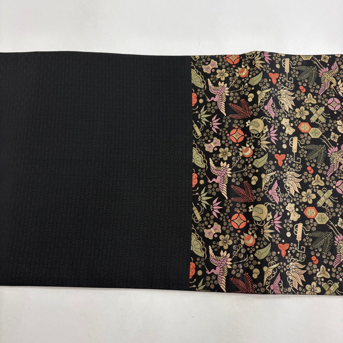 美品】 袋帯 名品 宝尽くし 松竹梅 箔 黒 六通 正絹｜中古・古着