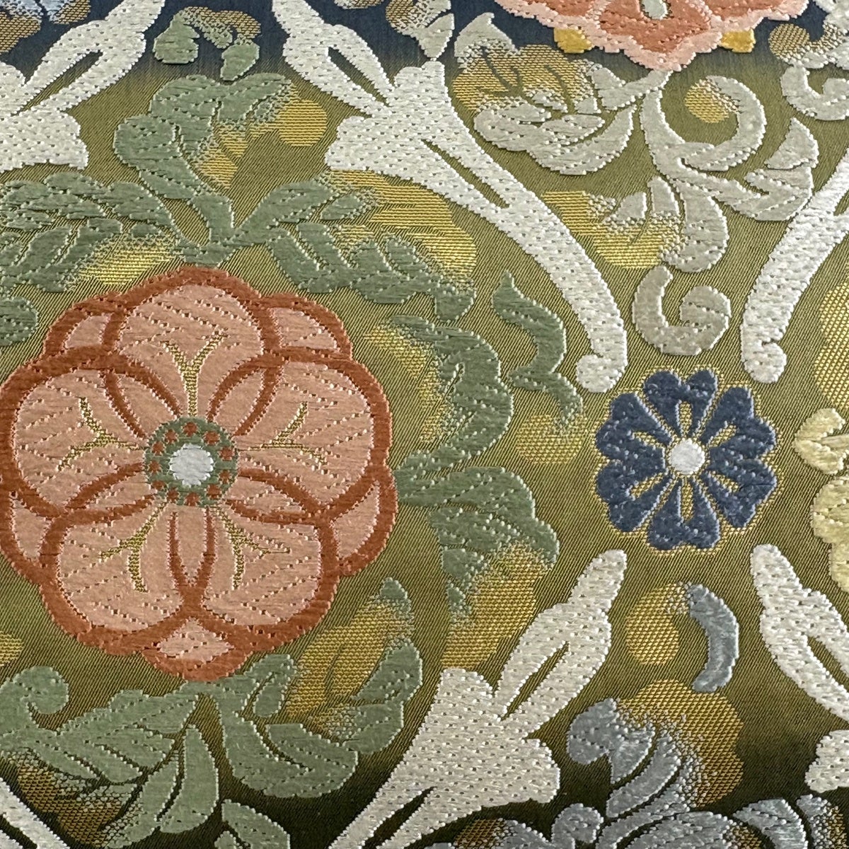 美品】 袋帯 名品 証紙あり 草花 唐織 箔 鶯色 六通 正絹｜中古・古着
