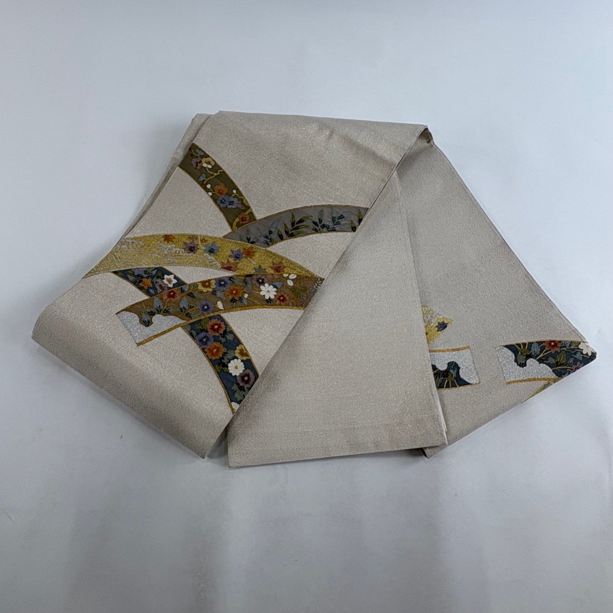 美品】 袋帯 名品 菊 楓 金銀糸 綴れ ベージュ お太鼓柄 正絹｜中古