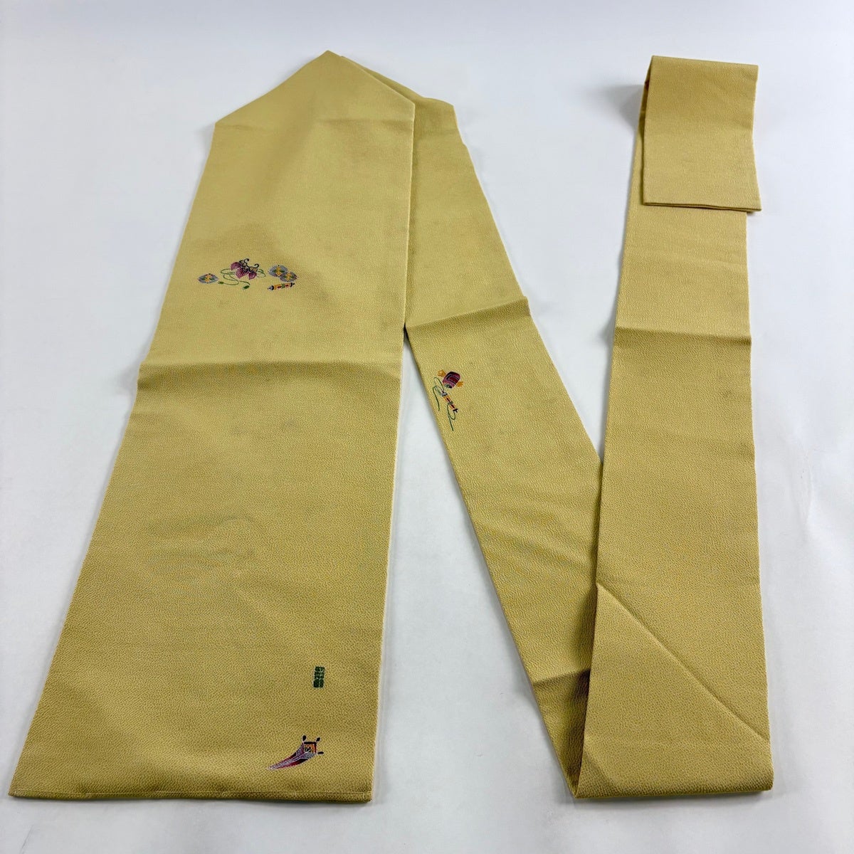 名古屋帯 名品 落款あり 隠れ蓑 巻物 縮緬 抹茶色 正絹｜中古・古着
