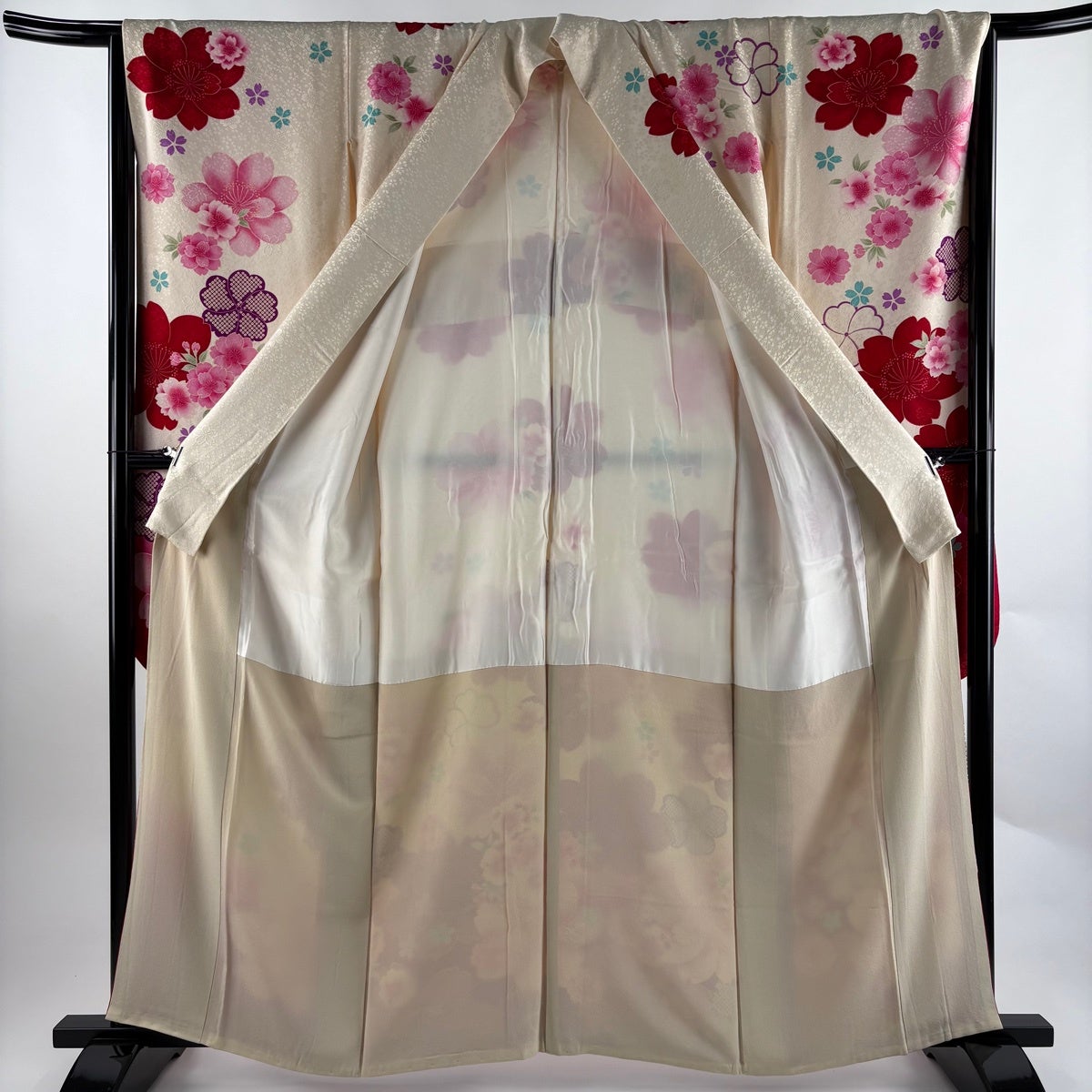 振袖 身丈159cm 裄丈65cm M 袷 山本寛斎 落款あり 桜 地紋 金彩 刺繍