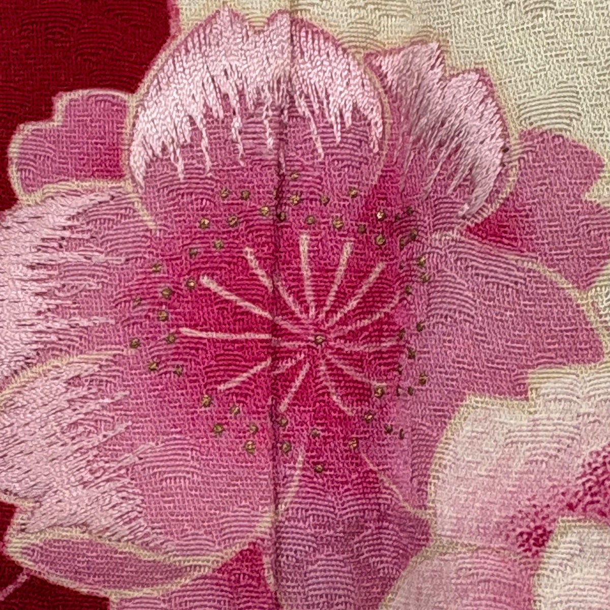 振袖 身丈159cm 裄丈65cm M 袷 山本寛斎 落款あり 桜 地紋 金彩 刺繍