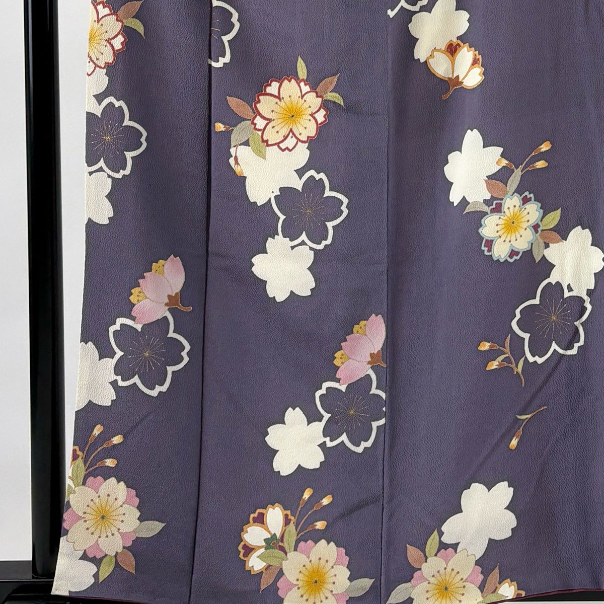 小紋 身丈159cm 裄丈63cm S 袷 桜 金彩 縮緬 薄紫 正絹 名品｜中古