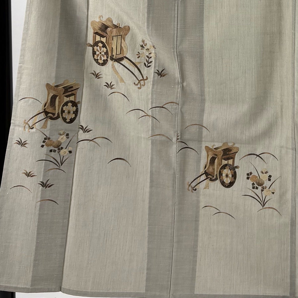 美品】 付下げ 身丈156.5cm 裄丈62cm S 単衣 紬地 草苑 御所車 草花 灰