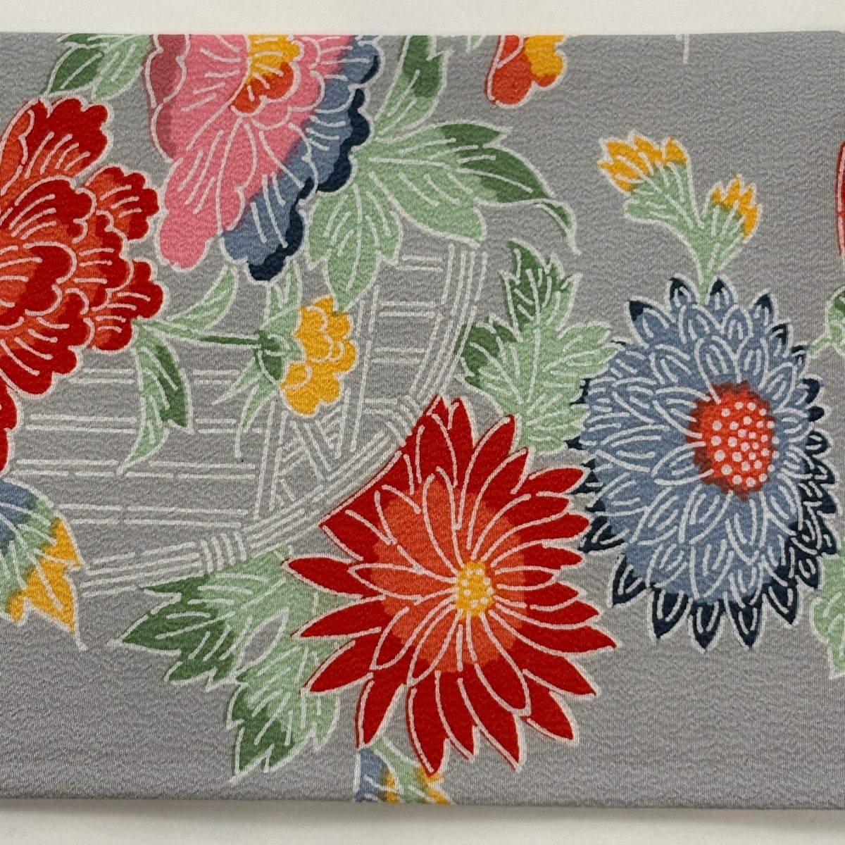 名古屋帯 名品 菊 牡丹 銀糸 灰色 正絹｜中古・古着・リサイクル着物