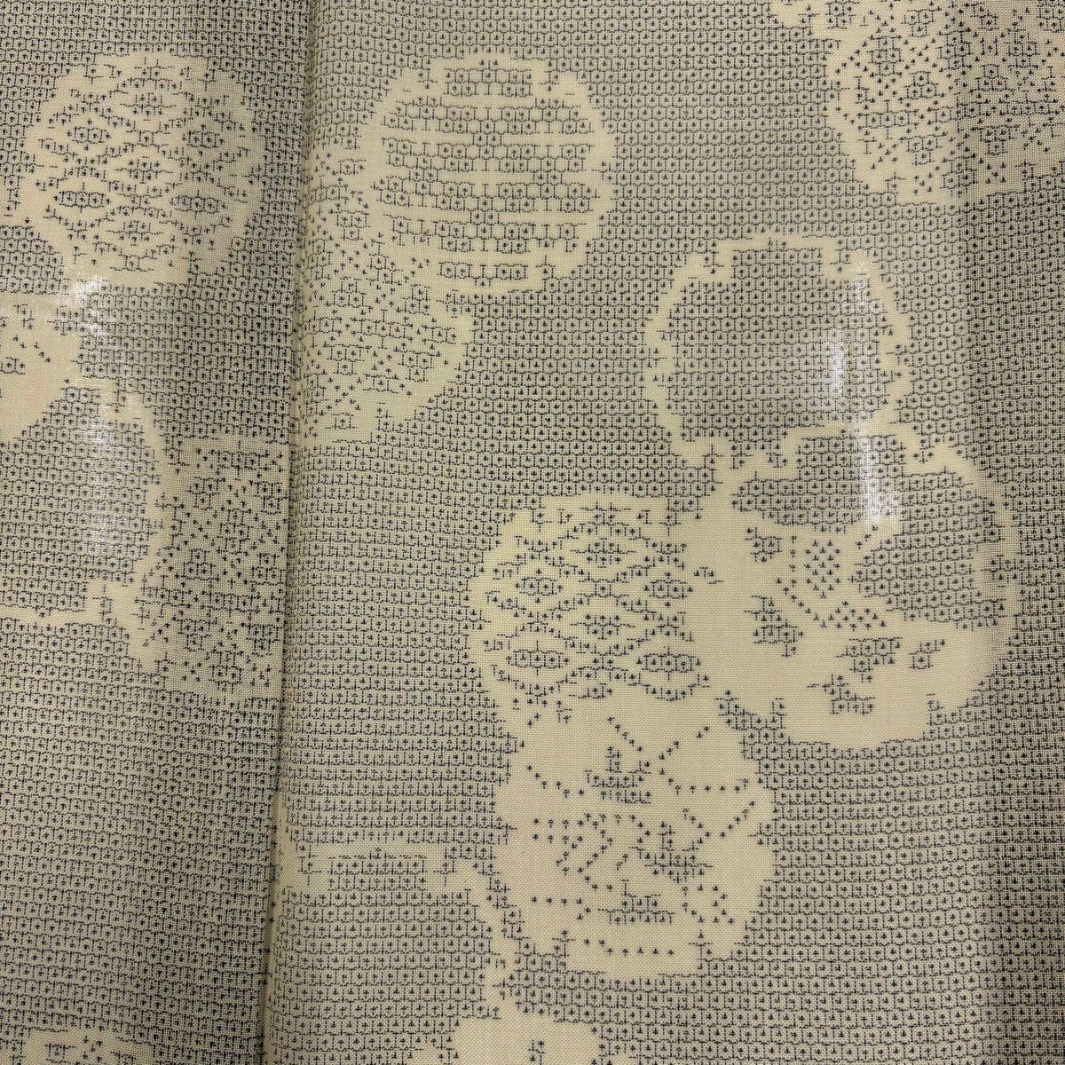 美品】 紬 身丈155cm 裄丈61.5cm S 薄物 夏紬 雪輪 亀甲絣 ベージュ