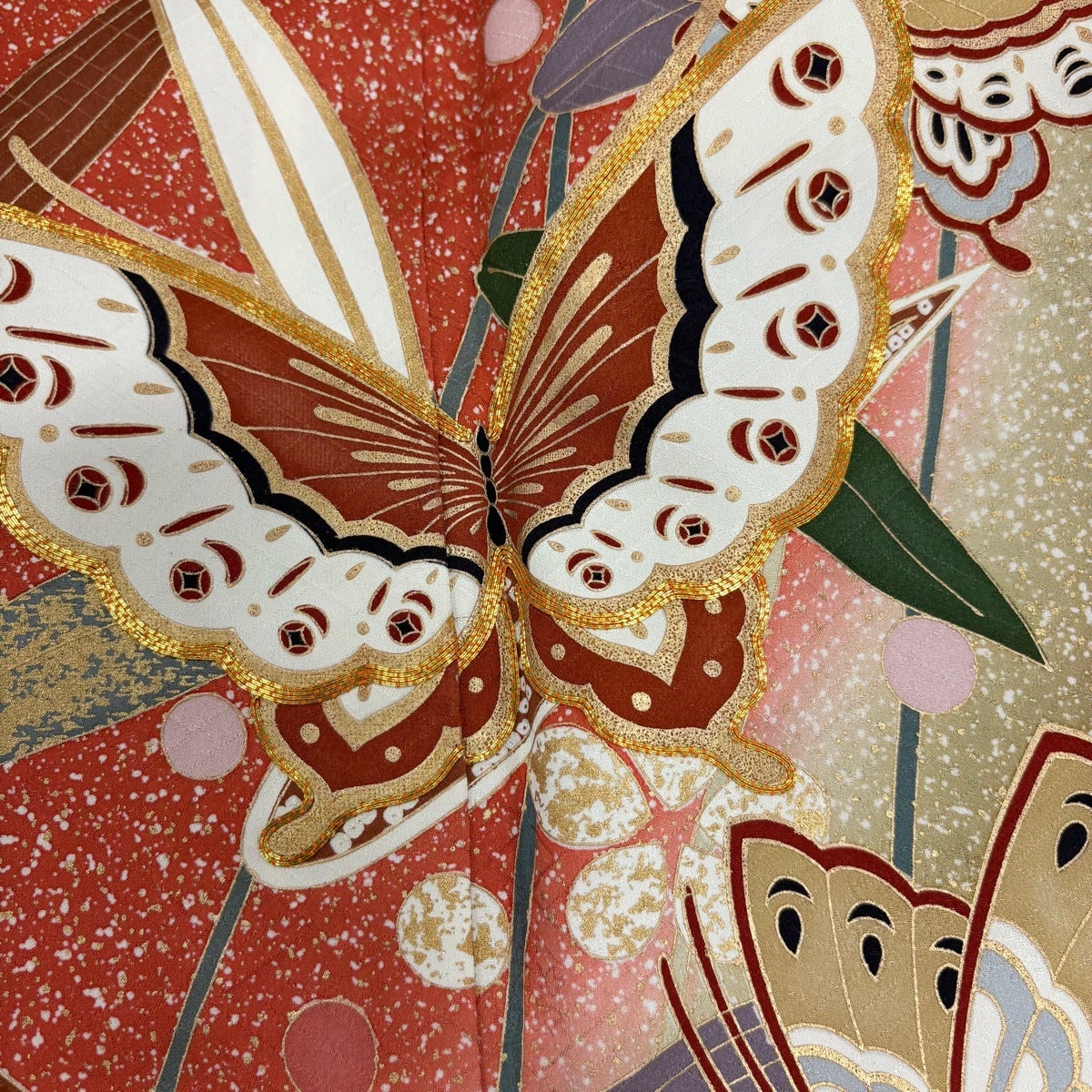 振袖 身丈158cm 裄丈66.5cm M 袷 蝶 笹 金糸 金彩 茜色 正絹 秀品