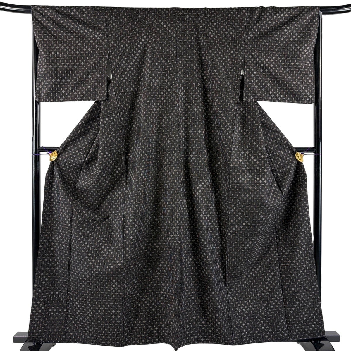 紬 身丈161cm 裄丈67cm M 袷 幾何学 花 黒 正絹 秀品｜中古・古着