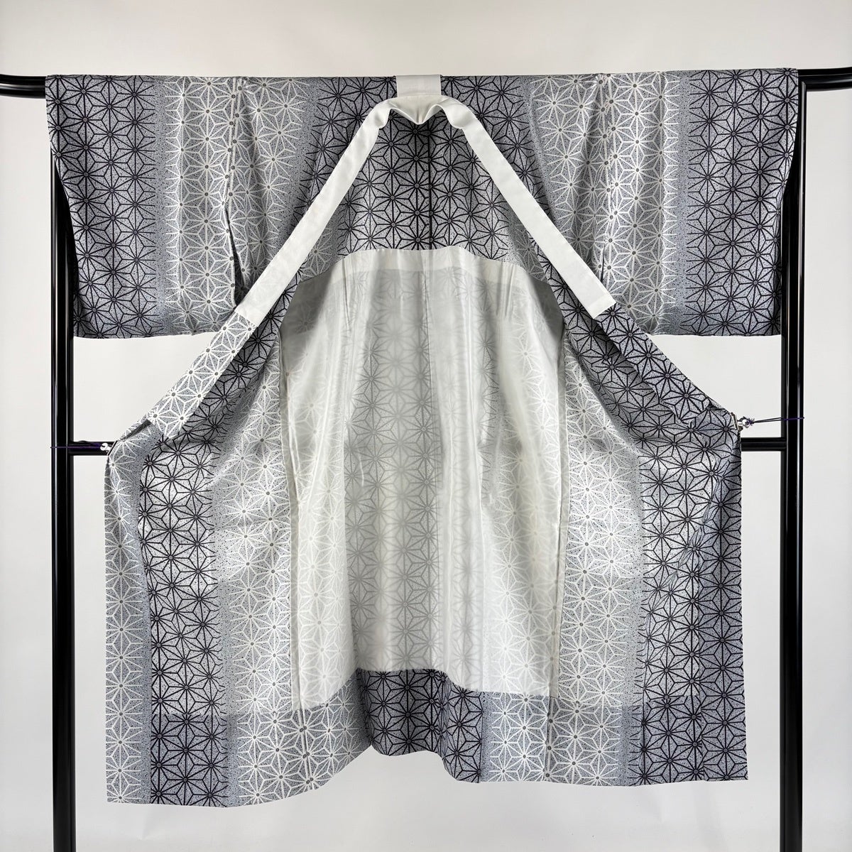 美品】 長襦袢 身丈131cm 裄丈65cm M 麻の葉 灰色 正絹 秀品｜中古