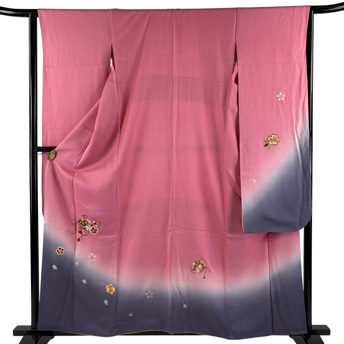 【振袖フルセット】身丈163.5cm 裄丈69cm 桜 手鞠 金彩 ぼかし 赤 振袖 身丈158.5cm 裄丈64cm M 袷 桜 手鞠 刺繍 金彩 ピンク 正絹 秀品