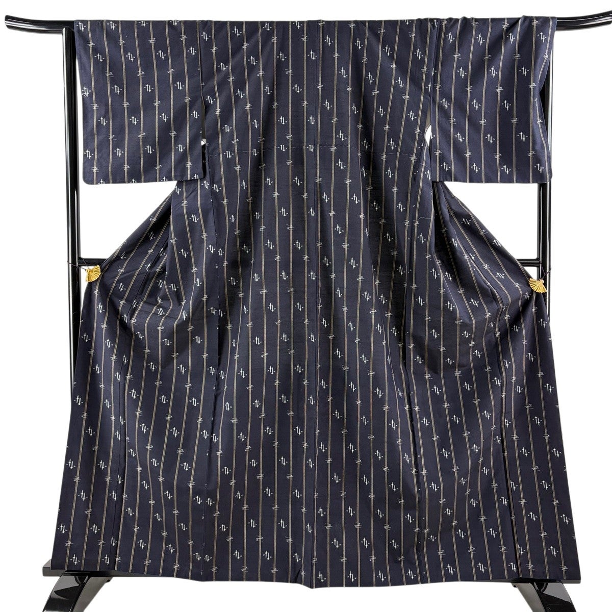 紬 身丈158.5cm 裄丈64.5cm M 袷 縞 茶色 正絹 秀品｜中古・古着