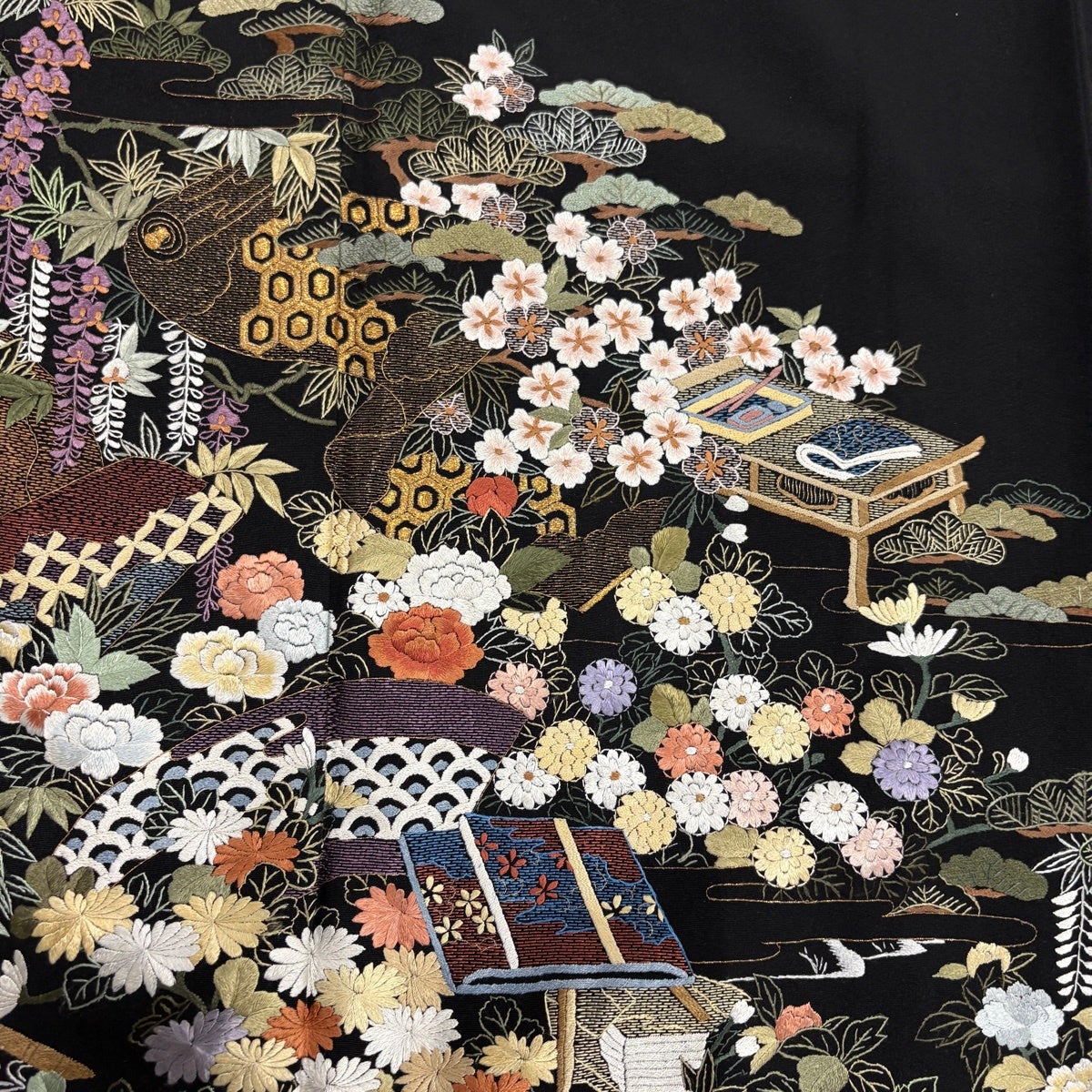 黒留袖 身丈150cm 裄丈63cm S 袷 花鳥 巻物 金糸 刺繍 黒 正絹 秀品
