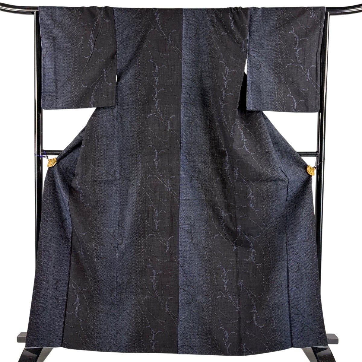 【美品】 紬 身丈156cm 裄丈63cm 正絹 逸品 【中古】 美品】 紬 身丈155.5cm 裄丈62.5cm S 袷 証紙 幾何学模様 紺色 正絹 秀