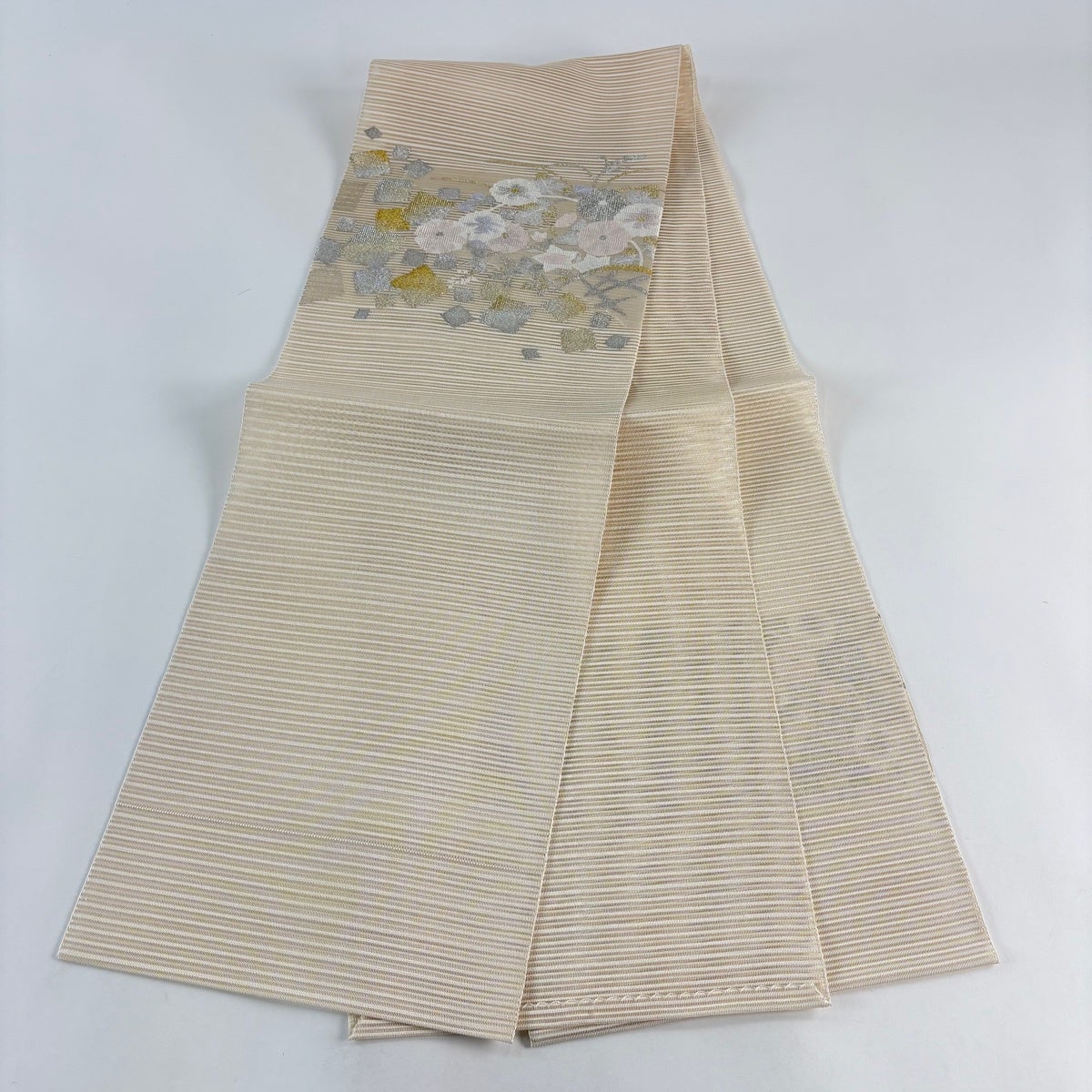 名古屋帯 秀品 夏帯 絽 草花 箔散らし 金銀糸 クリーム 正絹｜中古