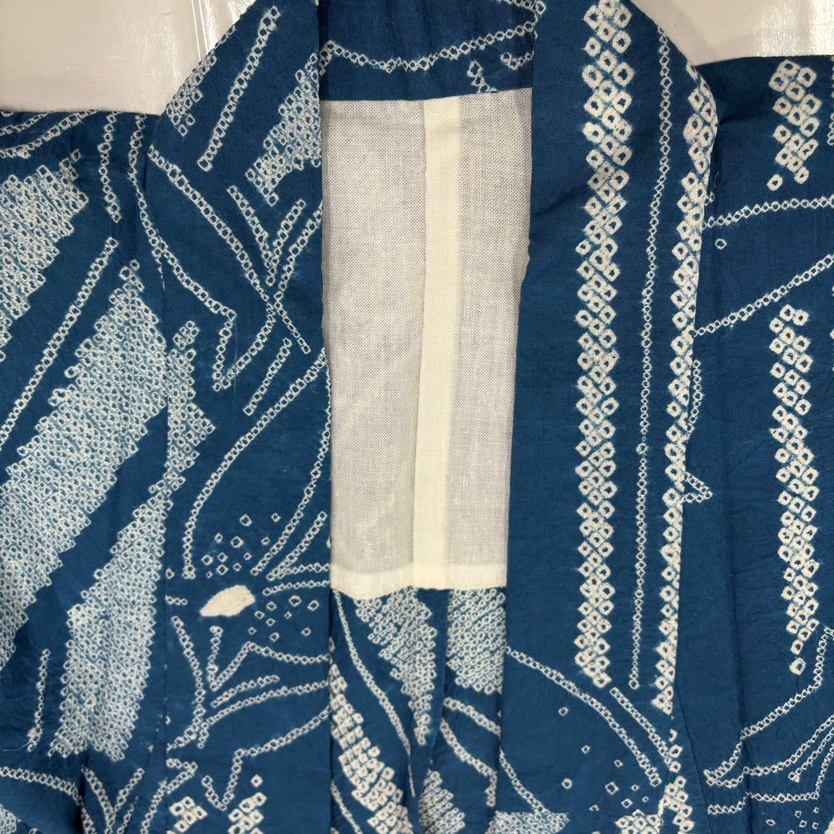 絞り染め 浴衣 蝶々 ちょうちょ 青 身丈158cm裄丈64cm 夏 着物 美品】 浴衣 身丈149.5cm 裄丈61.5cm S 絞り浴衣 蝶 縞 青灰色 綿 名品