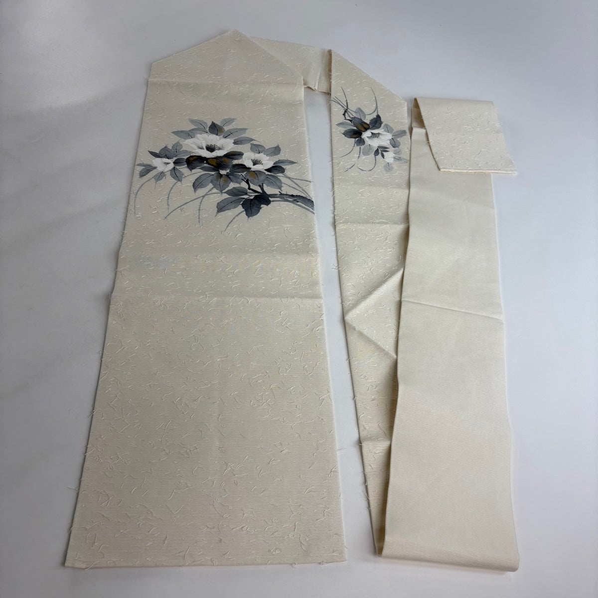 美品】 名古屋帯 秀品 髭紬地 草花 金彩 クリーム 正絹｜中古・古着