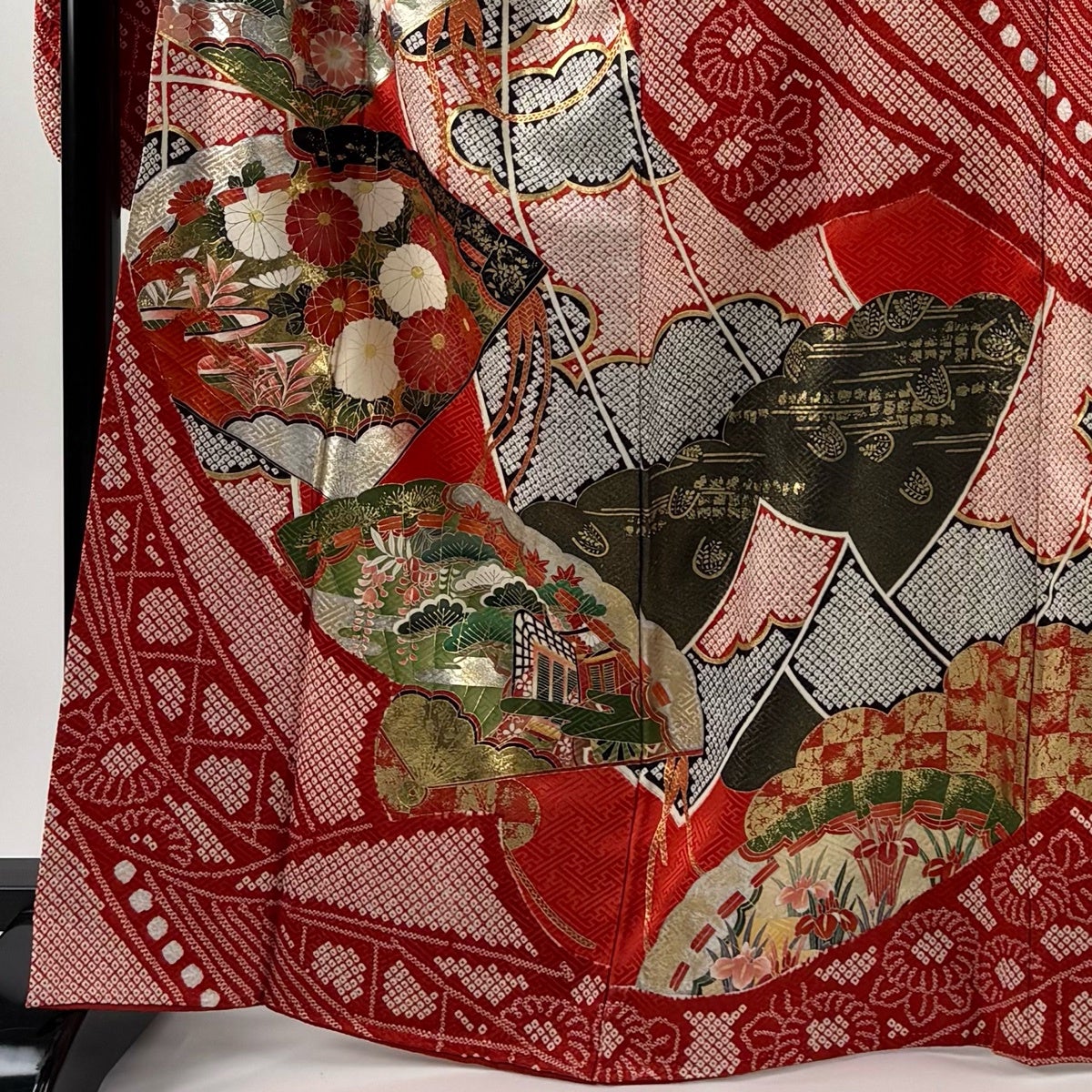 振袖 フルセット6点サイズM〜Ｌ駒刺繍　絞り　檜扇枝花文　金彩　正絹 美品】 振袖 身丈165cm 裄丈69.5cm L 袷 桧扇 菊 金銀彩 絞り 赤 正絹