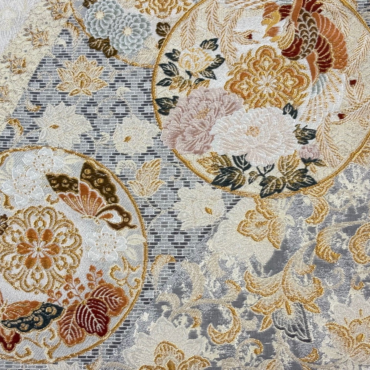 美品】 袋帯 秀品 鈴乃屋 虹彩英華文 花鳥 箔 金糸 クリーム 六通 正絹