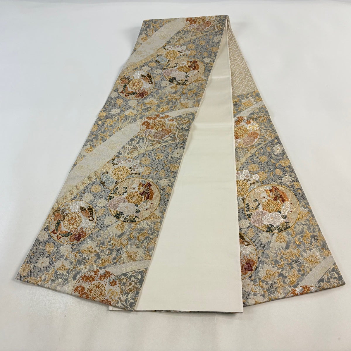 美品】 袋帯 秀品 鈴乃屋 虹彩英華文 花鳥 箔 金糸 クリーム 六通 正絹