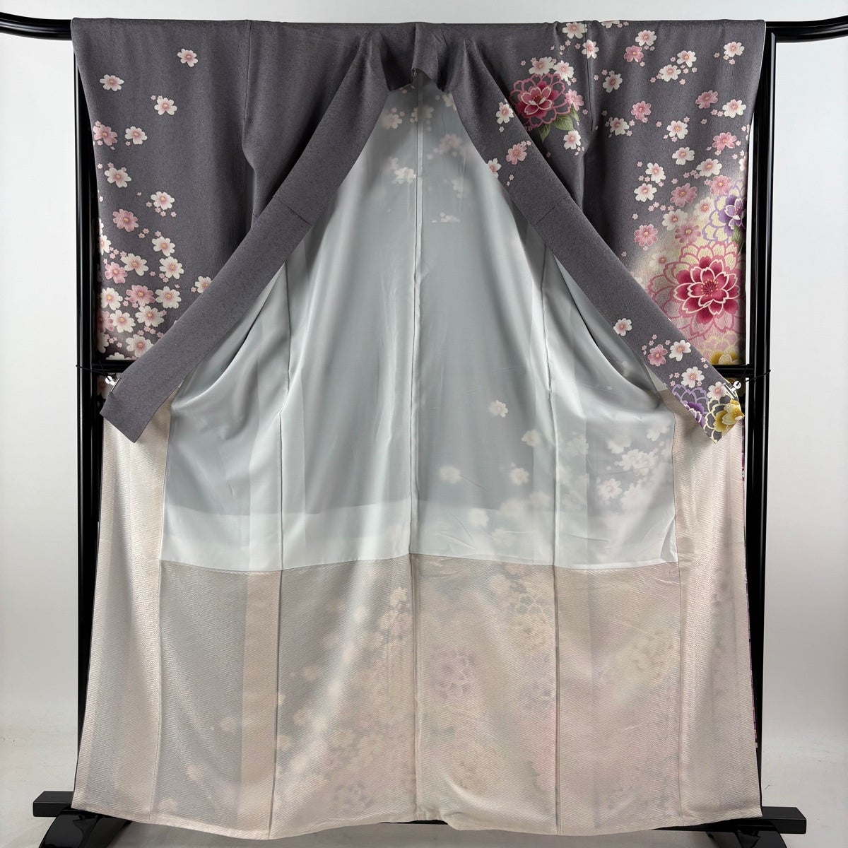 振袖 身丈161cm 裄丈66cm M 袷 草花 刺繍 銀通し 灰紫 正絹 逸品｜中古