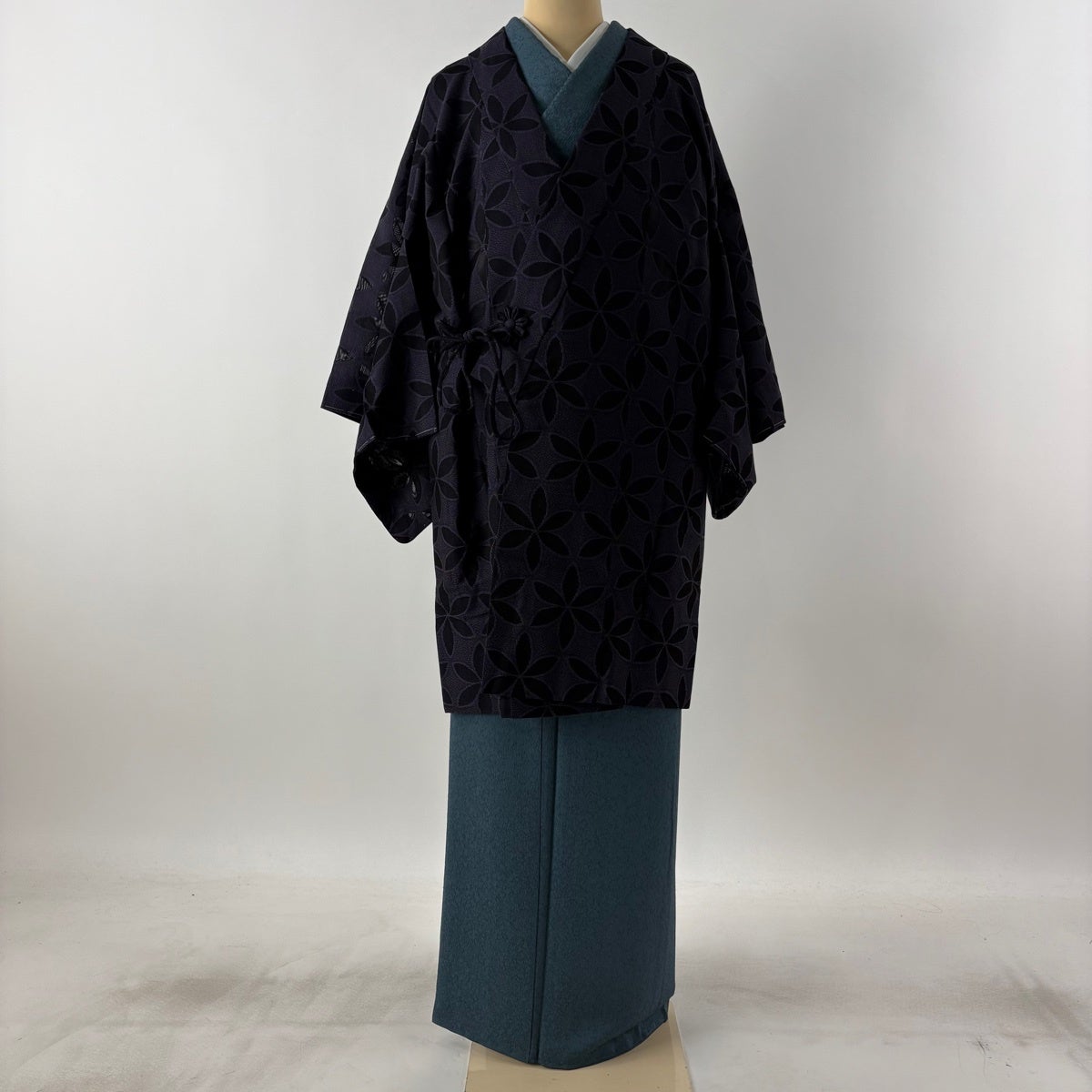 美品】 道中着 身丈94.5cm 裄丈63cm S 和装コート 着物衿 花 濃紫 正絹